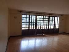 3 Bed Apartment with En Suite in Kileleshwa