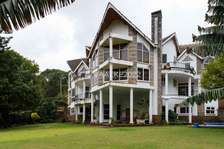 5 Bed Villa with En Suite in Nyari