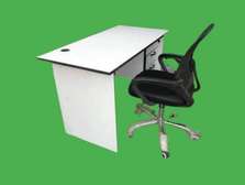 Office chair with black colour and a desk