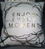 Beautiful throw pillows..