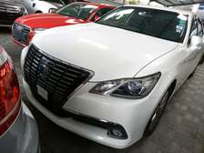 Toyota crown royal sunroof