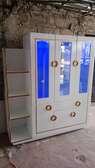 Kitchen cabinet