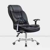 Boss office chair in leather