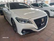 TOYOTA CROWN 2018 M ( H/P ALLOWED)