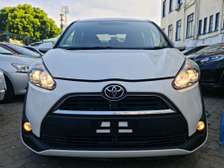 Toyota Sienta non hybrid