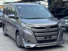 TOYOTA NOAH (We accept hire purchase)