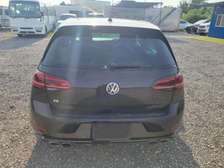 VOLKSWAGEN GOLF R