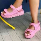Platform sandals*🔥🔥
Size 36-42
