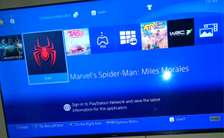 Ps4 slim with 2pads and 10 game