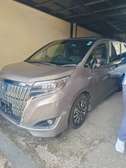Toyota Esquire hybrid gold 2019