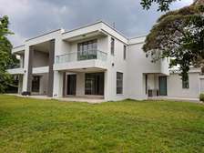 Lovely 5 BR House plus Dsq in Karen