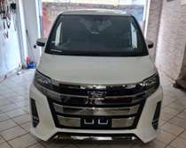 Toyota Noah WXB 2018 4wd optional