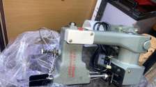 Sack sewing machine