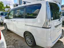 Nissan Serena pearl