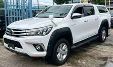 Toyota Hilux double cabin white 2017 4wd