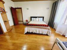 4 Bed House with En Suite in Rosslyn