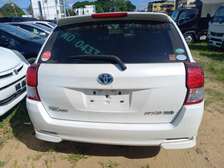 Toyota fielder pearl white