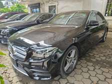 MERCEDES-BENZ E200