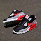 Sneakers (Air max 90 and Jordan 3 Black)