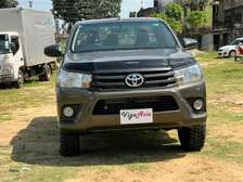 TOYOTA HILUX MANUAL