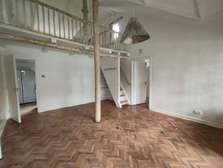 6 Bed House with En Suite in Lavington