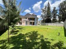 5 Bed Villa with En Suite in Garden Estate
