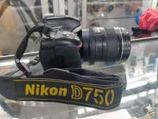 Nikon D750 With Lens