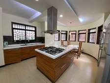 5 Bed Townhouse with En Suite at Kyuna