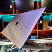 MacBook Pro 15 Core i7 2018 Model A1990 4GB Radeon graphics