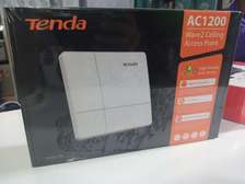 2.4ghz,5ghz 70+ Concurrent Users Tenda I24 Accesspoint