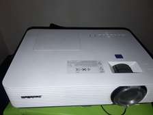 Sony VPL-DX220 Projector