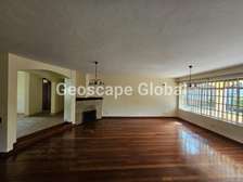 5 Bed House with En Suite in Rosslyn