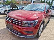 Volkswagen Tiguan maroon 2018