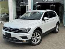 Volkswagen Tiguan white