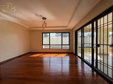 5 Bed Villa with En Suite in Loresho