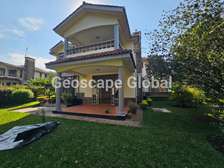 5 Bed House with En Suite in Nyari