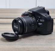 Nikon D5200 DSLR Camera with nikorr lens 18:55mm