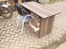 Laptop table with an office chair Z