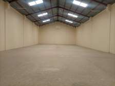 7,000 ft² Warehouse with Service Charge Included at Donholm