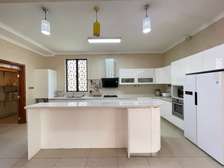 6 Bed Villa with En Suite in Westlands Area