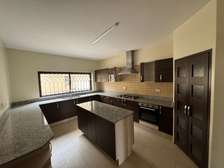 5 Bed Townhouse with En Suite in Lavington