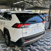 Toyota Rav4 2019 white 2wd