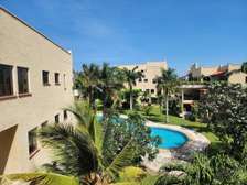 Serviced 3 Bed Apartment with En Suite at Green Wood