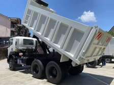 Heavy-Duty 6x4 Dump Truck White Robust Build