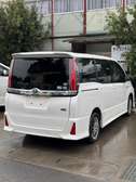 Toyota Noah hybrid wxb