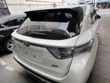 TOYOTA HARRIER (WE ACCEPT HIRE PURCHASE)