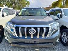 Black land cruiser prado tx