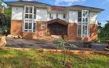6 Bed House with En Suite at Rosslyn