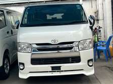 TOYOTA HIACE