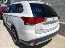 MITSUBISHI OUTLANDER 2017 MODEL.